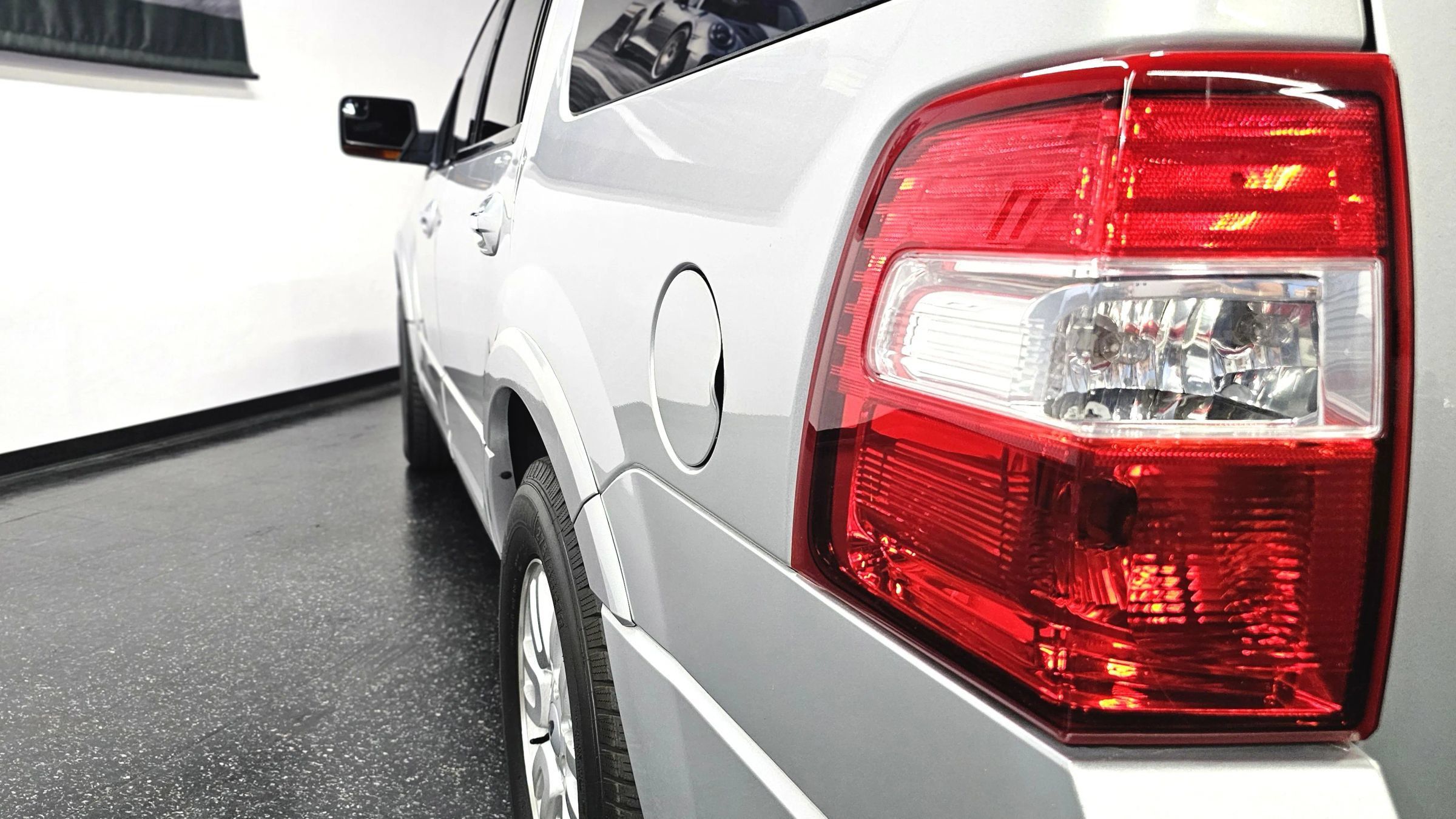 Used 2014 Ford Expedition Limited w/ Equipment Group 301A RWD image 24