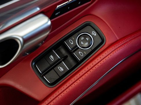 Used 2025 Porsche 718 Boxster image 33