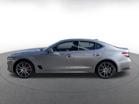 Used 2025 Genesis G70 2.5T image 9