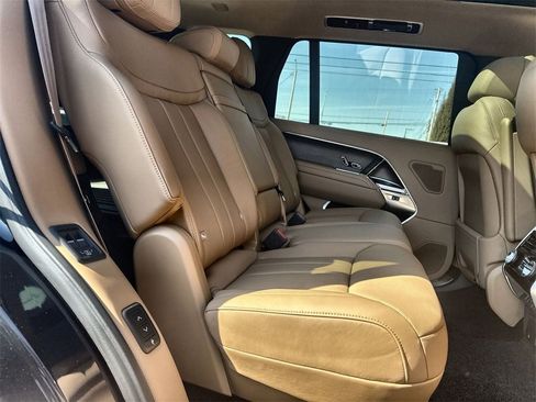 New 2026 Land Rover Range Rover Long Wheelbase SE image 15