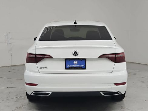 Certified 2020 Volkswagen Jetta R-Line w/ R-Line Cold Weather Package FWD image 5