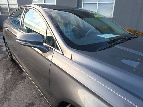 Used 2014 Ford Fusion SE w/ Equipment Group 202A image 3