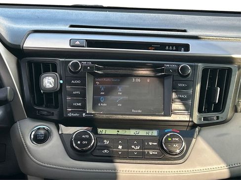 Used 2018 Toyota RAV4 XLE image 17