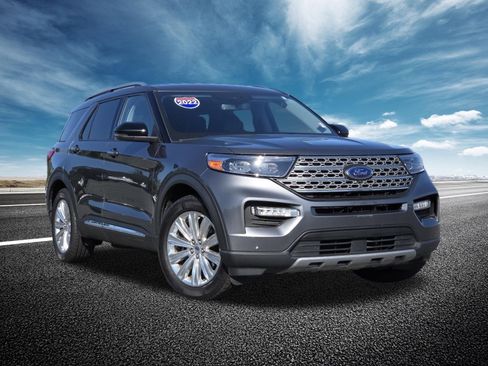 Used 2022 Ford Explorer Limited w/ Equipment Group 301A image 2