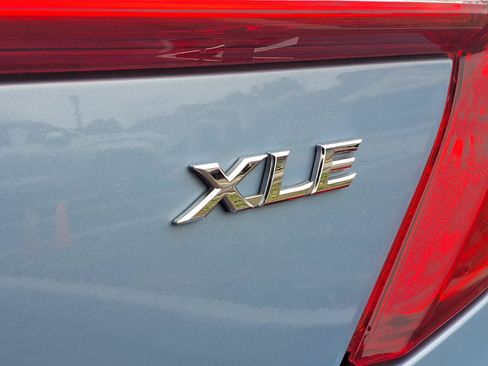 Used 2012 Toyota Camry XLE w/ Convenience Pkg FWD image 30