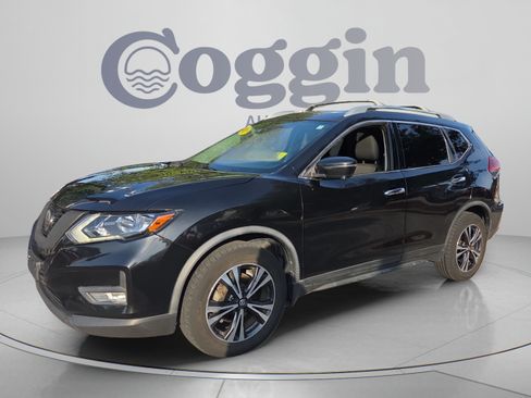 Used 2019 Nissan Rogue SV w/ Premium Package FWD image 1