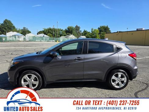 Used 2017 Honda HR-V EX image 2