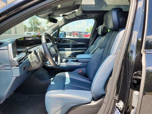 Certified 2025 Cadillac Escalade IQ Luxury 2 w/ LPO, Premium Carpet Package AWD/4WD image 13
