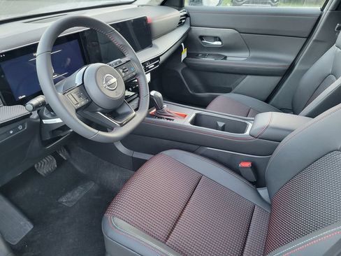 New 2026 Nissan Kicks SR FWD image 7