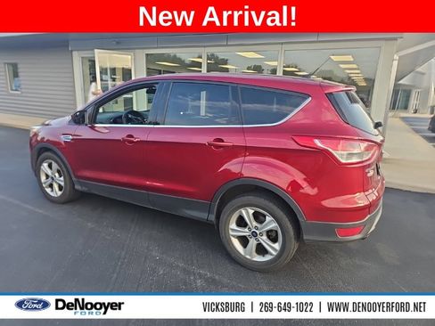 Used 2015 Ford Escape SE FWD image 3