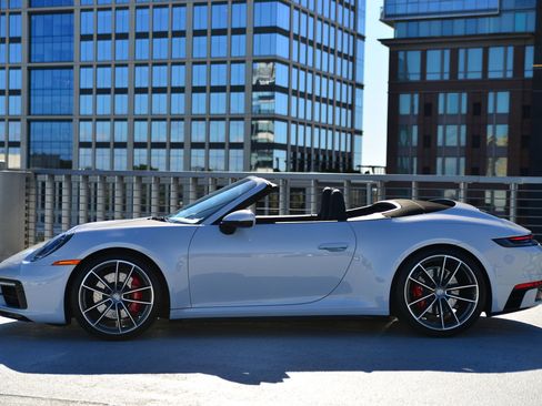 Certified 2024 Porsche 911 Carrera 4S image 2
