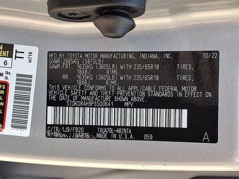 Used 2023 Toyota Highlander L FWD image 29