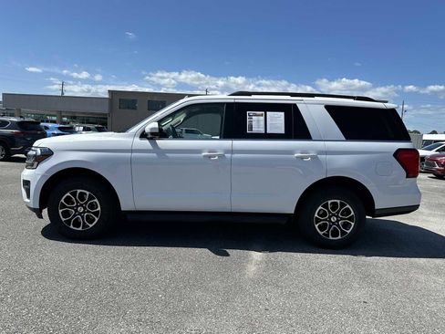 Used 2024 Ford Expedition XLT AWD/4WD image 5