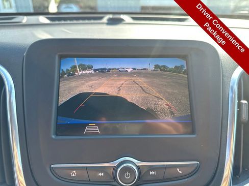 Used 2021 Chevrolet Equinox LT w/ Driver Convenience Package image 24