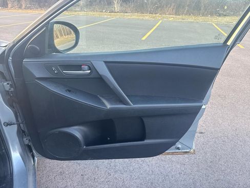 Used 2013 MAZDA MAZDA3 i Touring FWD image 16