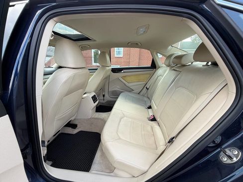 Used 2014 Volkswagen Passat 2.5 SE FWD image 13