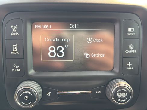 Used 2017 Jeep Renegade Altitude AWD/4WD image 23