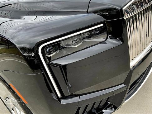 Certified 2025 Rolls-Royce Cullinan image 25