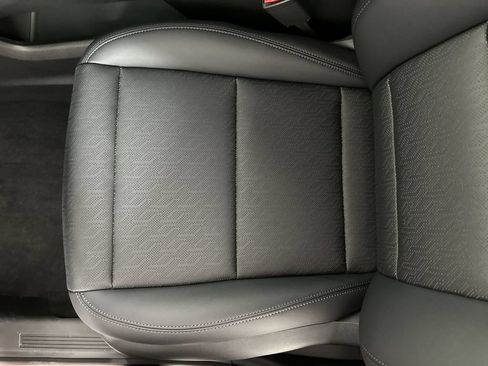 New 2026 Chevrolet Equinox LT w/ Convenience Package II FWD image 21