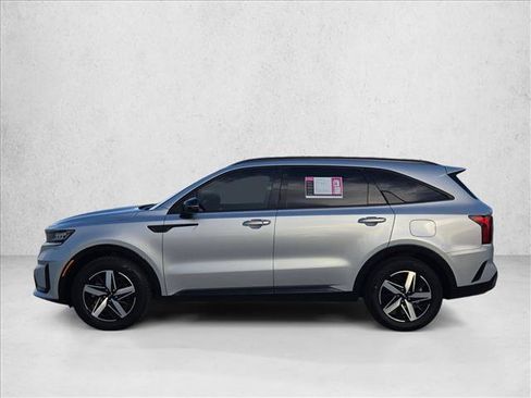 Used 2022 Kia Sorento S w/ Panoramic Sunroof Package FWD image 9