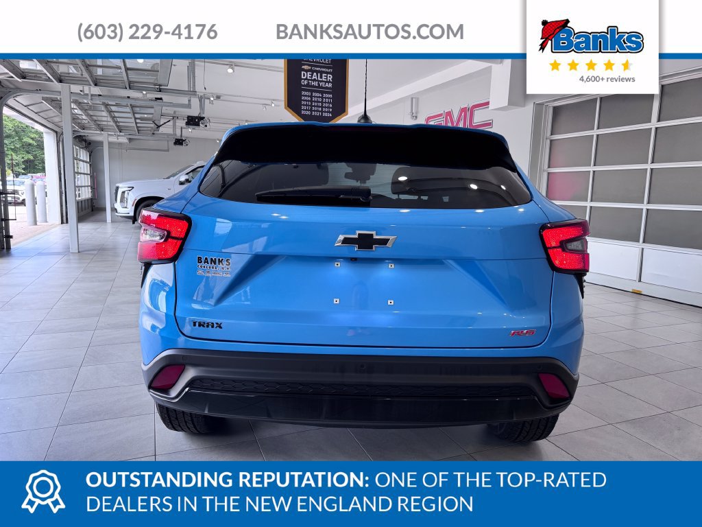 Used 2025 Chevrolet Trax RS w/ Sunroof Package FWD image 7