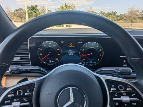 Used 2022 Mercedes-Benz GLS 450 4MATIC image 36