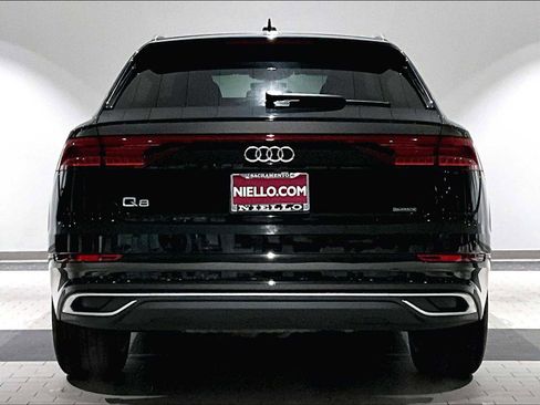 Used 2022 Audi Q8 Premium Plus w/ Premium Plus Package image 9