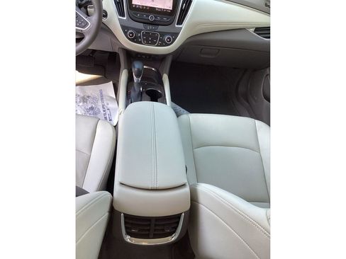 Used 2023 Chevrolet Malibu LT FWD image 17