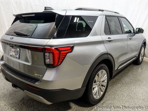 Used 2025 Ford Explorer Platinum w/ LUX Leather Package image 9