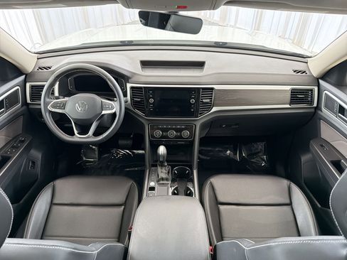 Certified 2023 Volkswagen Atlas SE w/ Panoramic Sunroof Package FWD image 17