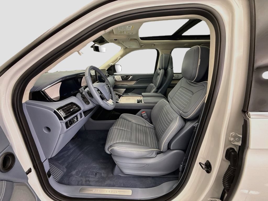 Used 2024 Lincoln Navigator Black Label AWD/4WD image 17
