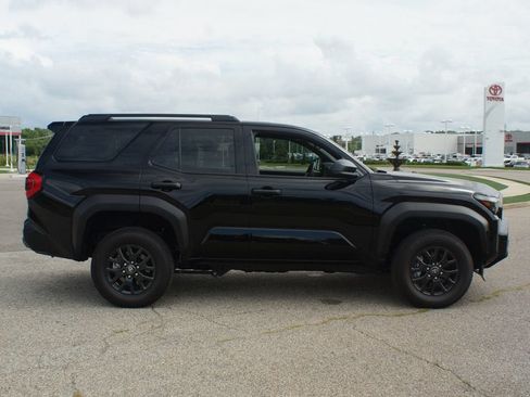 Used 2025 Toyota 4Runner SR5 RWD image 19