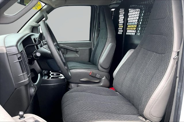 Used 2025 Chevrolet Express 2500 w/ Driver Convenience Package RWD image 23