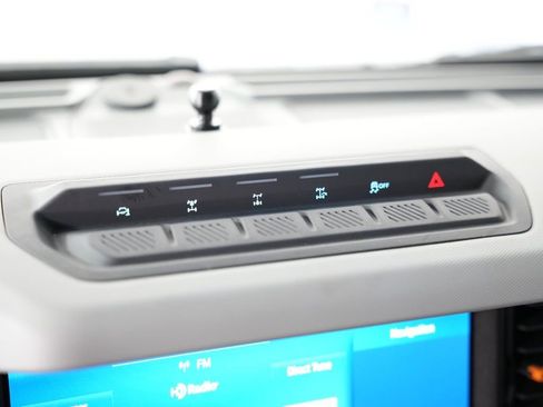 Used 2022 Ford Bronco Badlands image 18