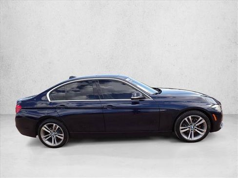 Used 2017 BMW 330i xDrive Sedan AWD/4WD image 5