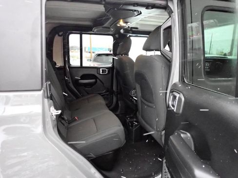 Used 2020 Jeep Gladiator Sport w/ Quick Order Package 24S image 10