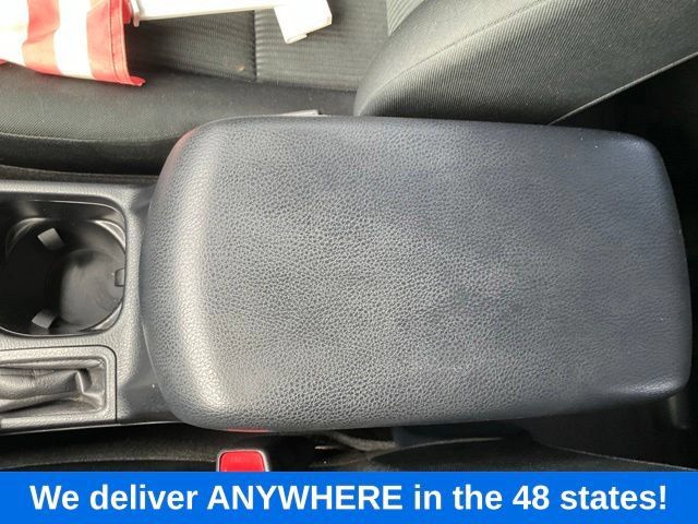 Used 2017 Toyota RAV4 LE FWD image 31