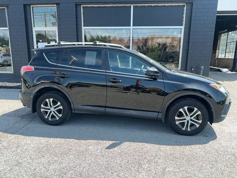 Used 2016 Toyota RAV4 LE AWD/4WD image 8