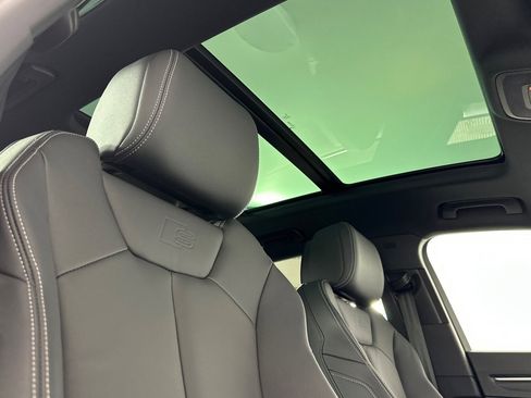 Used 2025 Audi Q3 2.0T Premium w/ Convenience Package image 16