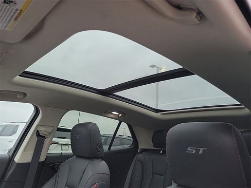 Used 2023 Buick Envision Essence w/ Sport Touring Package image 30