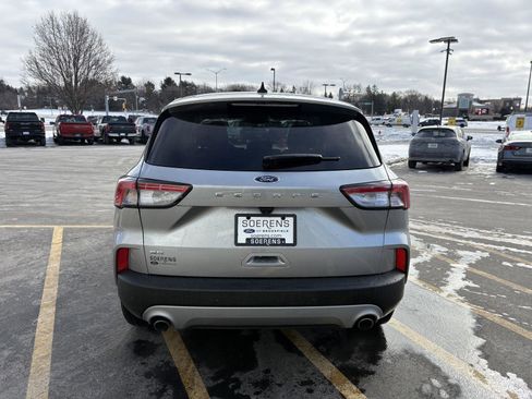 Used 2022 Ford Escape SE w/ Cold Weather Package image 5