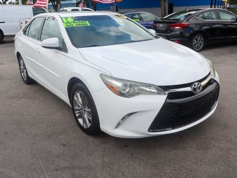 Used 2016 Toyota Camry SE FWD image 7
