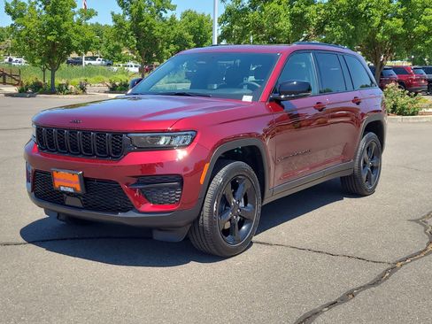 New 2025 Jeep Grand Cherokee Altitude w/ Trailer Tow Package image 1