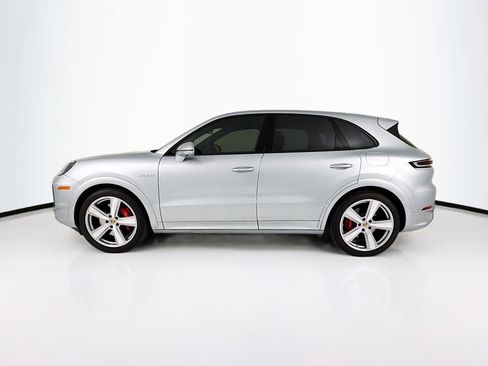 Certified 2024 Porsche Cayenne S AWD/4WD image 2
