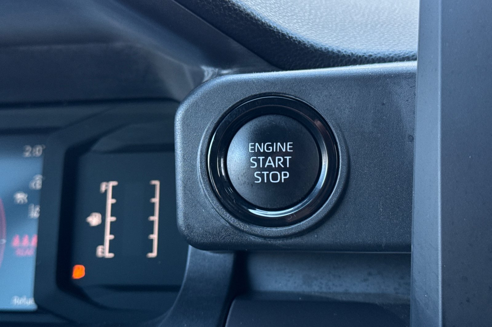 Used 2024 Toyota Tacoma SR5 AWD/4WD image 22