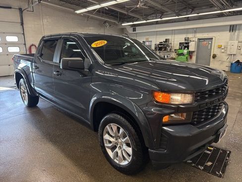 Used 2020 Chevrolet Silverado 1500 Custom w/ Custom Value Package image 8