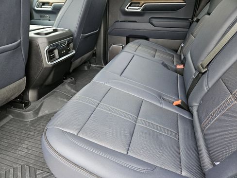 Used 2025 Chevrolet Silverado 1500 High Country w/ Technology Package AWD/4WD image 22