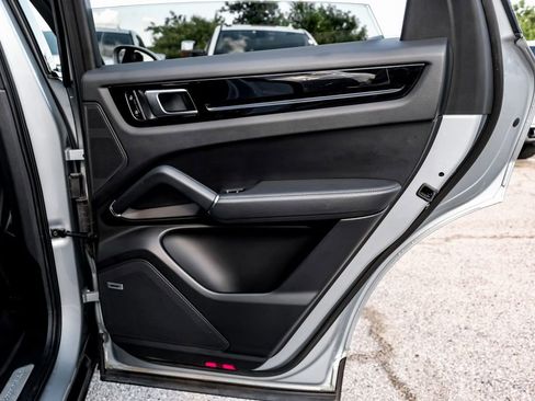 Used 2021 Porsche Cayenne image 50