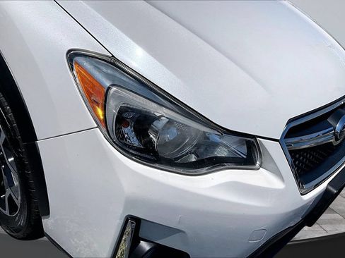 Used 2017 Subaru Crosstrek 2.0i Premium w/ Moonroof Package AWD/4WD image 34