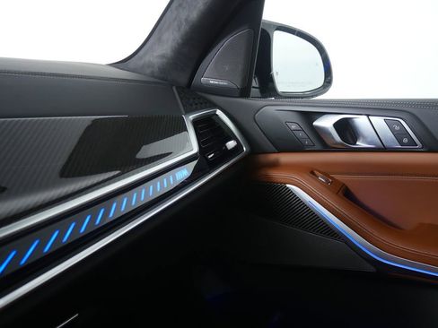 Certified 2025 BMW X7 M60i image 33